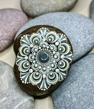 Bemalter Stein, Mandala