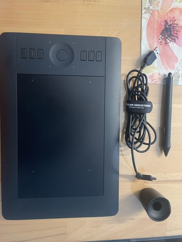 Wacom intuos pro small - wacom,