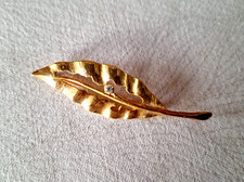 Brosche Blattform Goldfarben