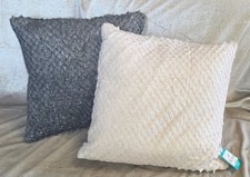 !!! Unbenutzt !!! 2 tlg. PAD Home Design Eclaire 45x45 Kissen Dekokissen