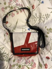 Freitag Lassie Messenger Tasche Rot Weiß