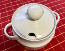 Terrine weiß mit Deckel