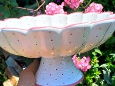 Blütenform  Schüssel,   auf Fuss  Dm. 26 cm  " Gmundner Keramik - rosa Tupferl "