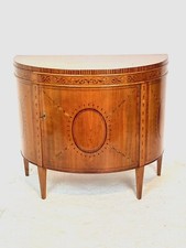 Demi Lune, Halbschrank