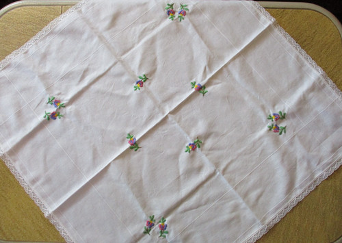 Neue weiße tischdecke - neue,