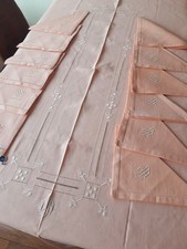 Großes unbenutztes Tafeltuch