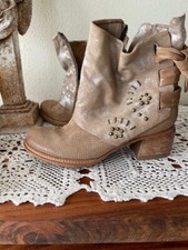 Hingucker AS98  Stiefel, gr 39, Leder, Nietenappl, Hellbraun/Silber, Nietenappli