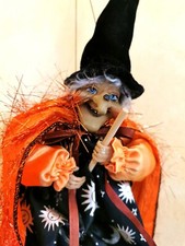 Hexe auf Besen mit Aufhänger, ~35cm hoch, Dekoartikel Halloween