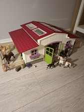 Schleich Horse Club 42344 – Reiterhof mit Pferden & Zubehör