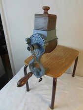 Nussmühle Mandelreibe Triton