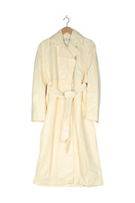 by Aylin Koenig Ledermantel