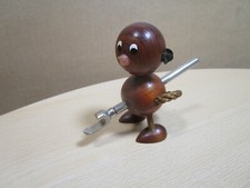 alter Flaschenöffner Männchen Speer Teak Holz Souvenir Edelstahl   Konvolut