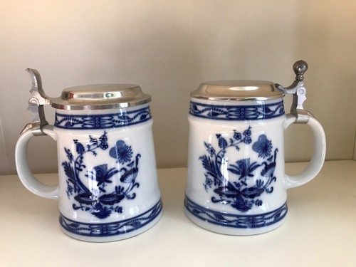 Zwei bierkrüge mit - bierkrüge, zinndeckel