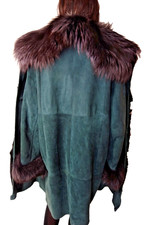 Imposanter Lammfellmantel