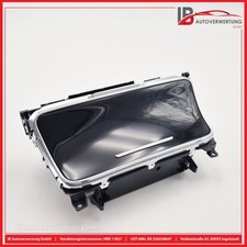 Aschenbecher mitte vorn