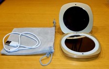 Kosmetikspiegel mit Power Bank