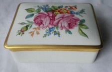 wunderbare Porzellan Dose mit