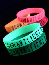 PSYWORK Schwarzlicht Armband "SCHWARZLICHT.DE" Neon Goa Party mit Druck/Prägung