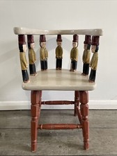 Antiker kleiner Kinderstuhl Kunst sehr selten Herren Figuren handgefertigt