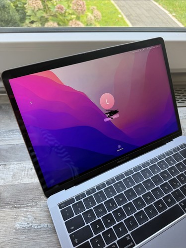 Macbook pro 2017 8 - 13”, gb