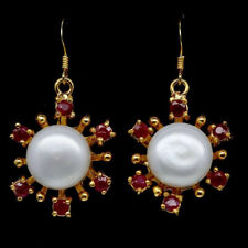 Traumhafte Perlen und rote  Rubin  Ohrringe in Gold Plated