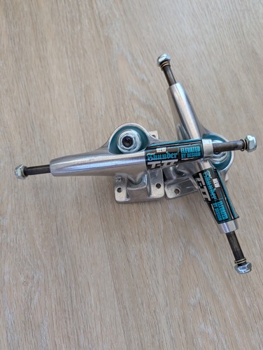 Thunder trucks skateboard - trucks,