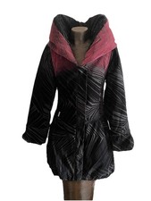 Extravaganter Mantel 