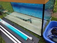 Aquarium komplett gebraucht mit munteren Fischen