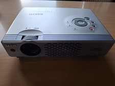 Sanyo PLC-XU48 LCD-Projektor Beamer mit Zubehör