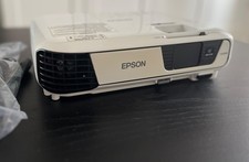 Epson EB-S31 Beamer HDMI Mobiler Projektor Heimkino 3200 Lumen | SVGA | HDMI, VG