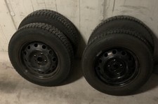 Winterreifen 175/70/R14 mit Radkappen - Ein Reifen verliert Luft