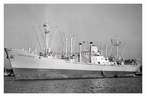 Rp05498 cargo ship - uk,