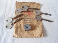 Einbausicherung mit 6 Schlüsseln  aus  DDR  Zeit Marke Punkt  funktioniert