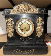 Antike Marmor-/Schiefer-Pendeluhr mit Bronzereliefs – Napoleon III. Ära ca. 1850