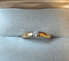 Ring Gg 750, Diamant 0,15 Karat, Gr. 53, 3 Gramm, Ringschiene 2,5 - 4,5 mm