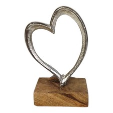 kleines Herz aus Aluminium auf