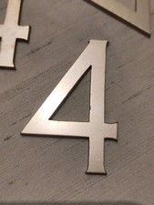 Vintage Aluminium Zahlen "4"