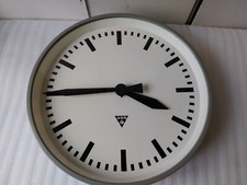 Pragotron PJ40 - 43cm Industrieuhr Bahnhofsuh mit Quartz Uhrwerk- 1x AA Batterie