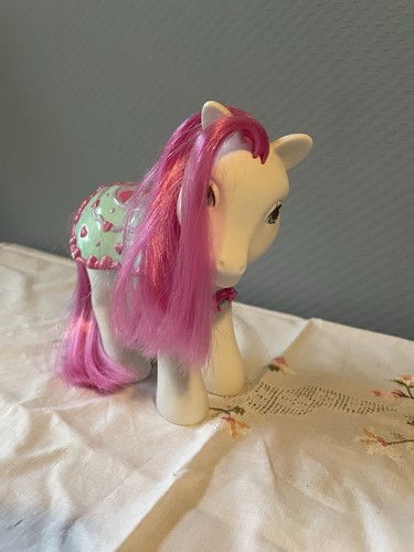 Pretty puff little pony - pretty,