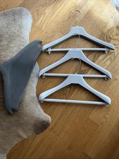 Hermes Kleiderbügel Set 3 Stück + 1 Schutz Gratis Hellgrau