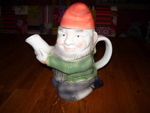 Figurenkanne zwerg mit - mit, grüner