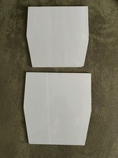 Zwei Milchglasscheiben -