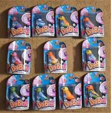 DIGIBIRDS BUNTES SINGENDES SPIELZEUG VÖGEL SINGEN ÜBER 20 LIEDER UND TWEETS MIT ANDEREN