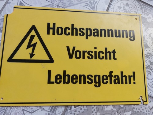 Schild hochspannung vorsicht - schild,