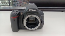 NIKON D3000 DSLR-Kamera