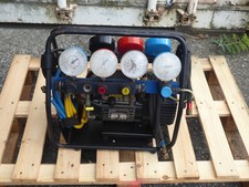 Mobiles Klimaservicegerät mit WIGAM DIP 252 Pumpe und Schläuche TOP