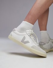 Veja Volley Leather Sneaker