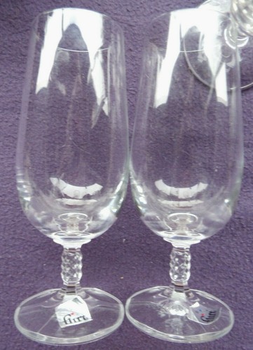 Bierglas mit besonderem - , stiel