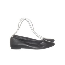 Graceland, Ballerinas