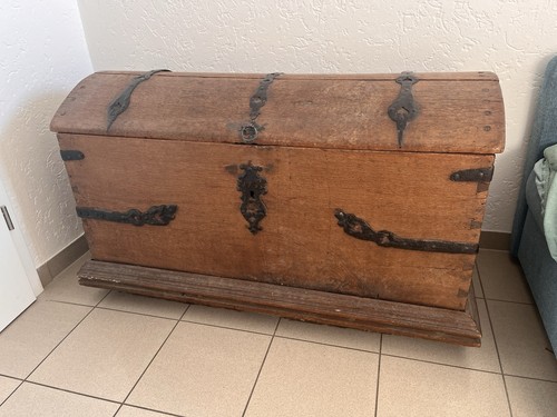 Holztruhe alt - holztruhe, -alt-